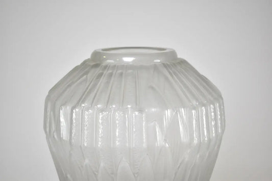 1930s French Art Deco Frosted Glass Vase by André Hunebelle