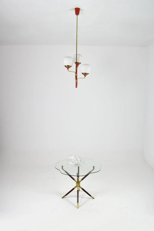 Suspension style Stilnovo des années 50 en laiton, laque rouge et verre opalin