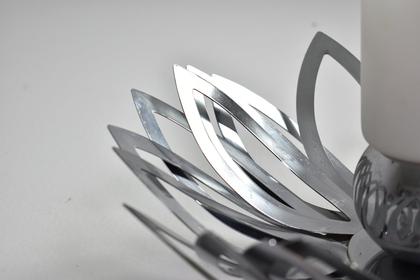 Lampe Fleur en Inox Années 70 par Jacqueline Trocmé
