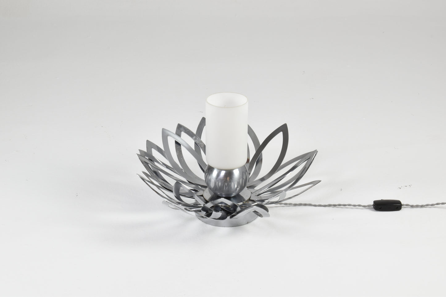 Lampe Fleur en Inox Années 70 par Jacqueline Trocmé
