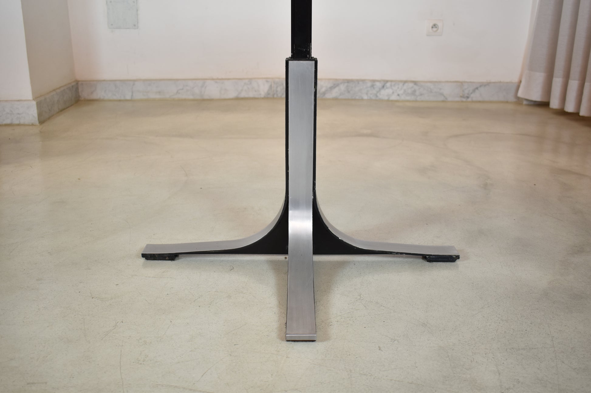 1970's Italian Extendable Wooden Dining Table by Osvaldo Borsani