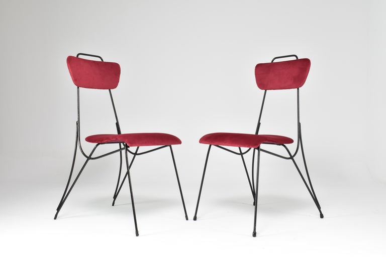 Paar französische Mid-Century Stühle aus Metall und Samt, 1950er