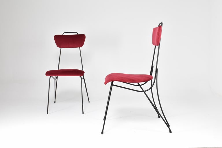 Paar französische Mid-Century Stühle aus Metall und Samt, 1950er