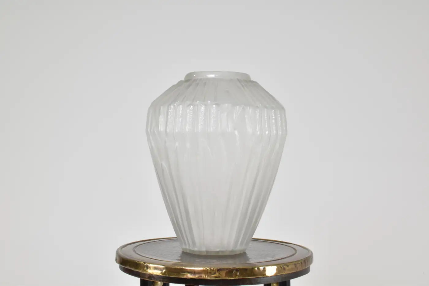 1930s French Art Deco Frosted Glass Vase by André Hunebelle