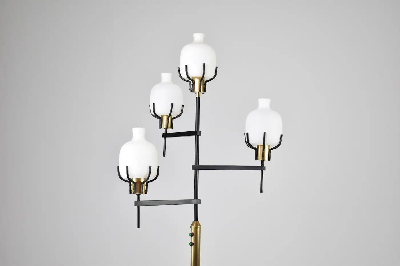 Lampadaire italien vintage en laiton et marbre des années 1950 dans le style d'Angelo Lelii
