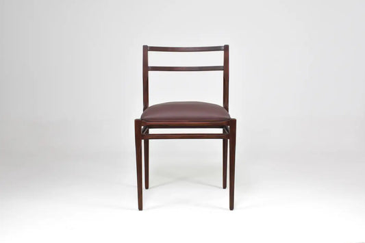 Lot de 8 chaises de salle à manger italiennes en cuir et bois des années 1970, style Stildomus