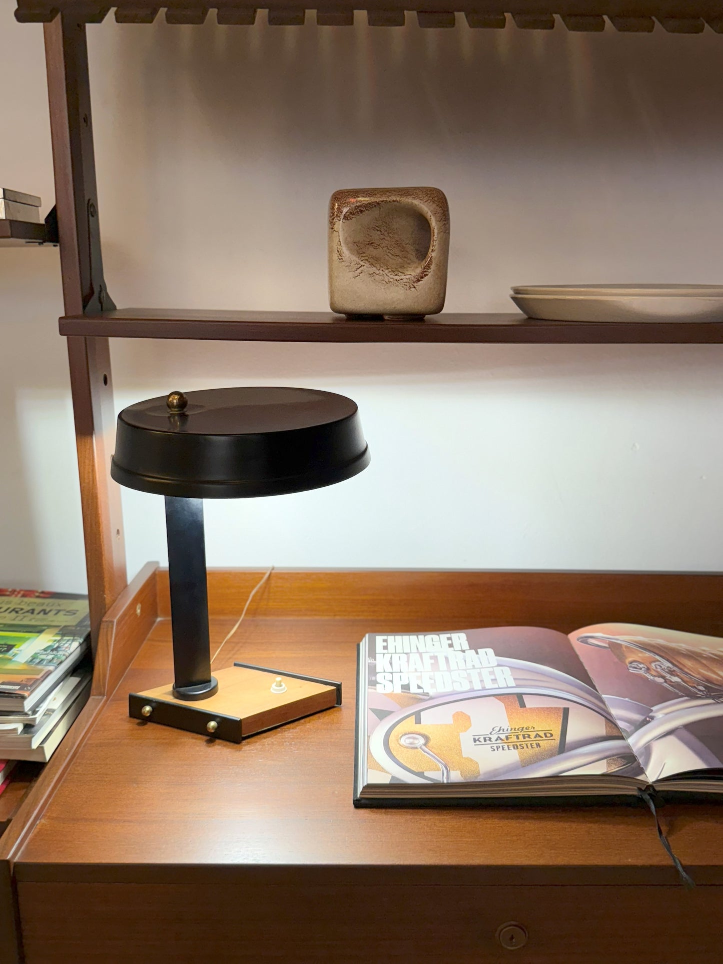 Lampe de table italienne moderne du milieu du siècle attribuée à Oscar Torlasco, années 1950