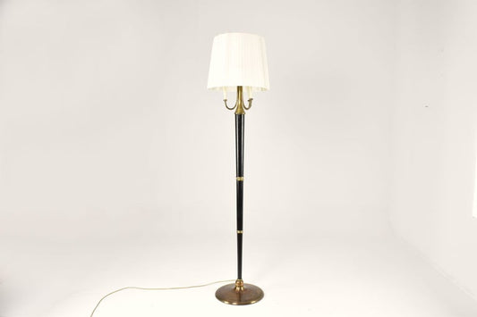Italian Mid-Century Modern Sculptural Brass and Lacquered Floor Lamp, 1950s