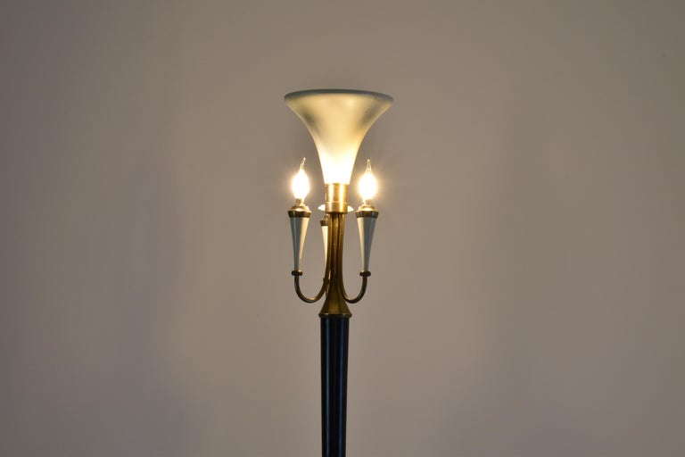 Italian Mid-Century Modern Sculptural Brass and Lacquered Floor Lamp, 1950s