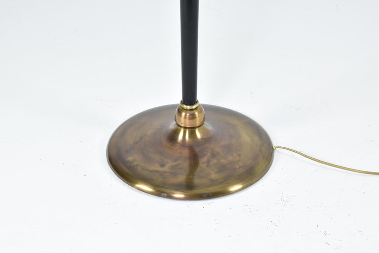 Italian Mid-Century Modern Sculptural Brass and Lacquered Floor Lamp, 1950s
