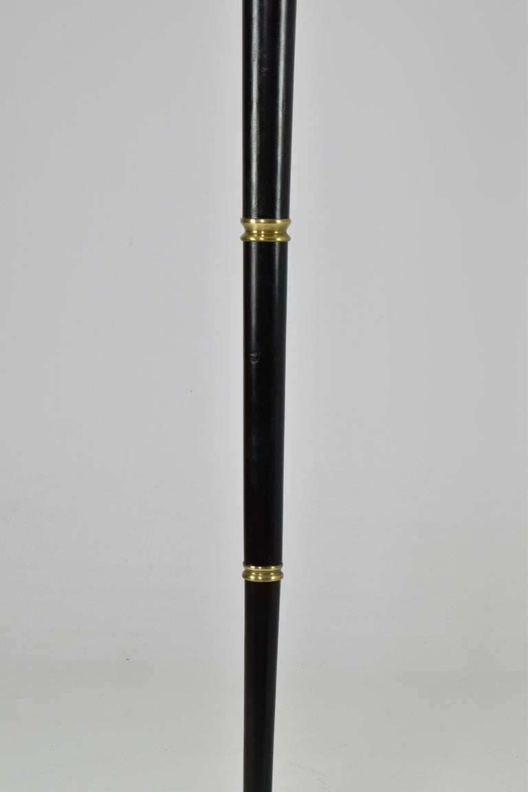 Italian Mid-Century Modern Sculptural Brass and Lacquered Floor Lamp, 1950s