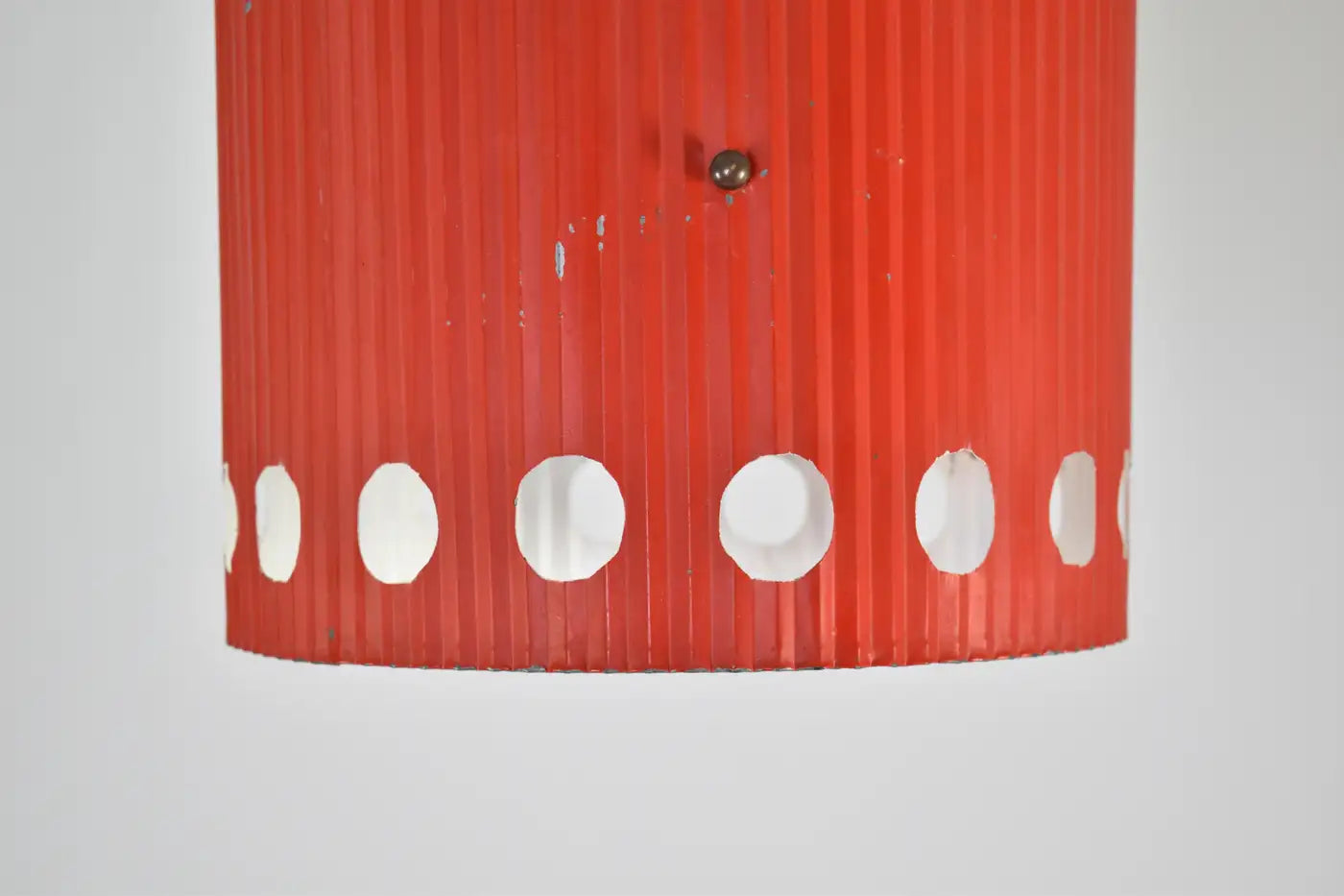 Suspension originale « Java » de Mathieu Matégot en laque rouge, années 1950