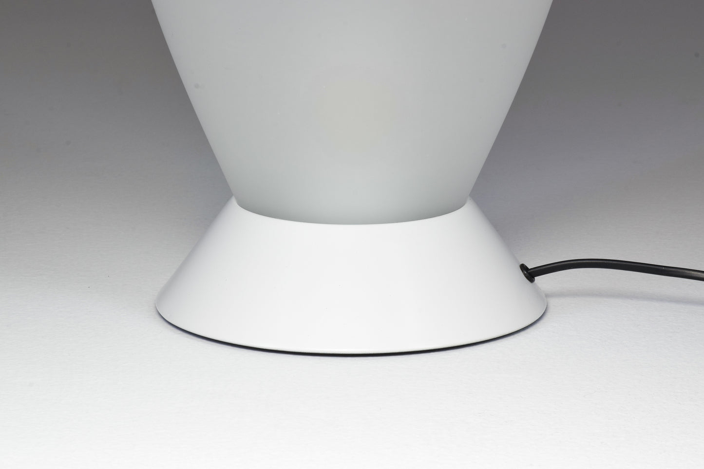1970s Carlo Nason Table Lamp In White Murano Glass - Spirit Gallery