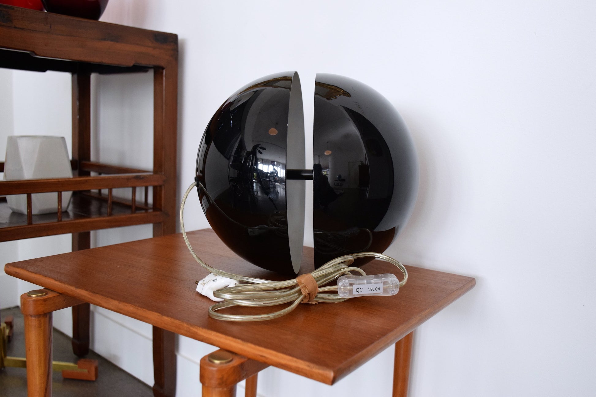 20th Century Globe Table Lamp by Andrea Modica for Lumess, 1980s - Spirit Gallery