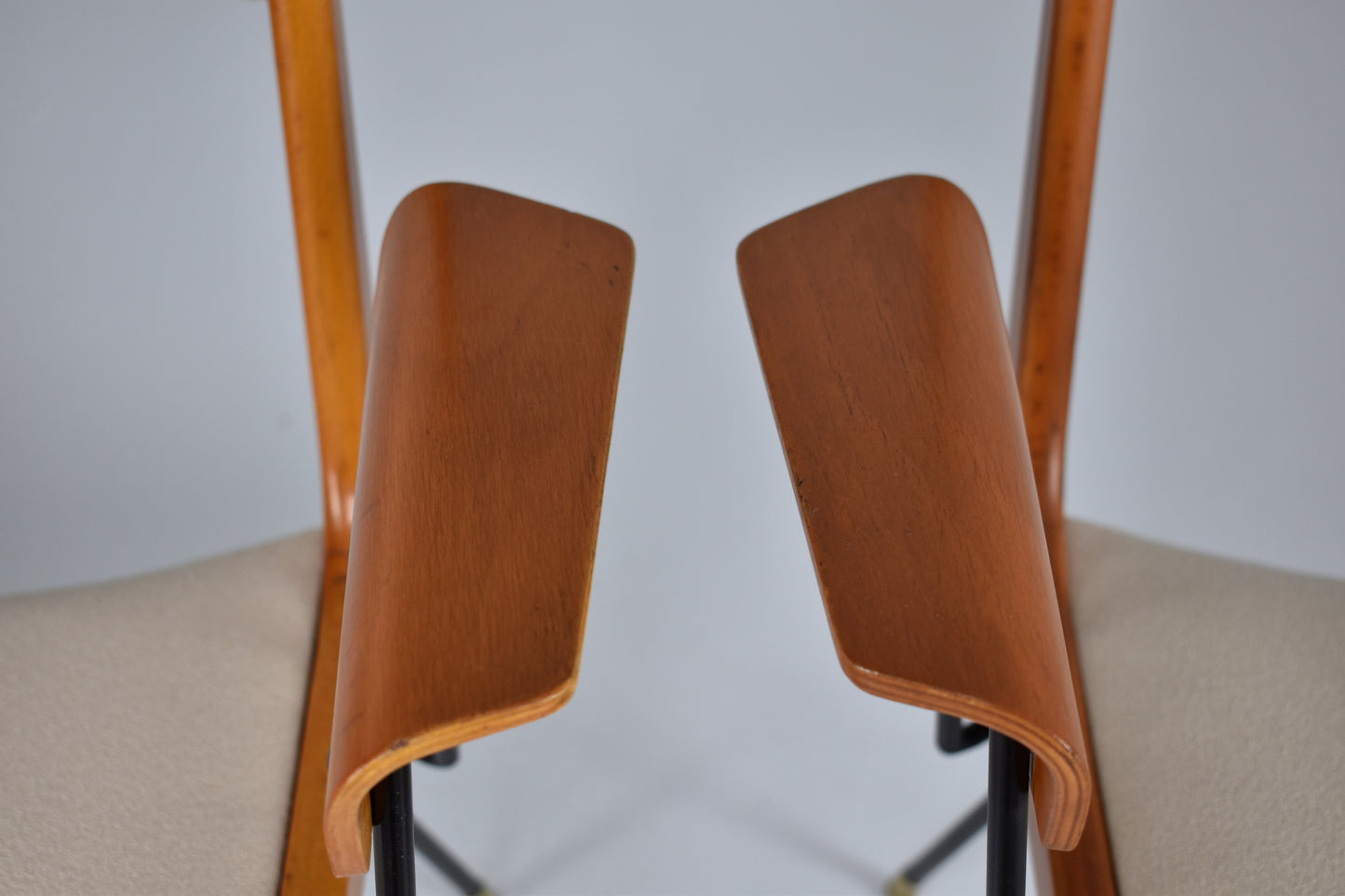 Italian Mid-Century Modern Boomerang Armchairs by Carlo de Carli