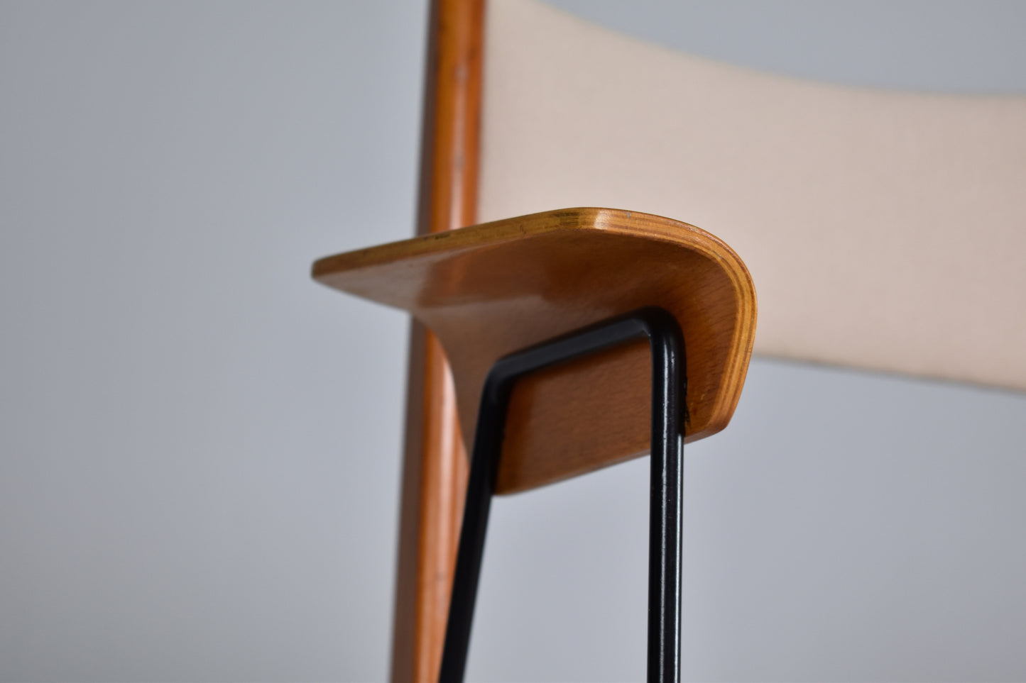 Italian Mid-Century Modern Boomerang Armchairs by Carlo de Carli