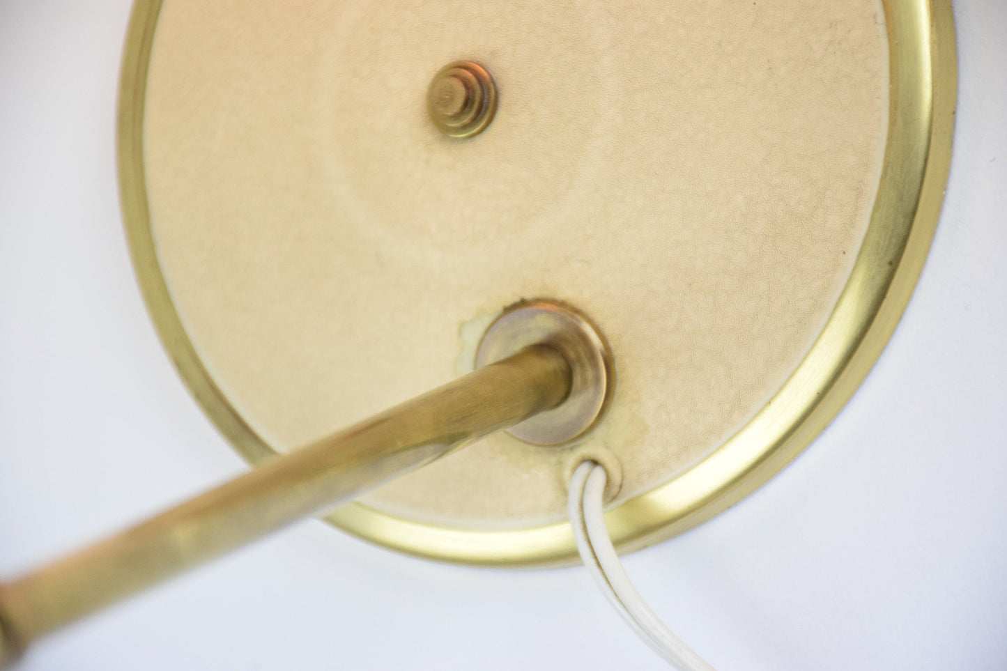 Articulating Brass and Enameled Aluminium Desk Lamp, 1960's - Spirit Gallery