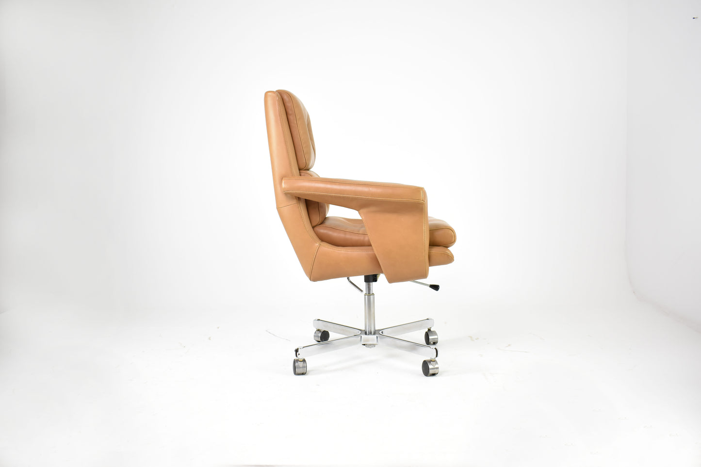 French Leather Executive Chair Attributed to Raphaël Raffel for Apelbaum, 1970s