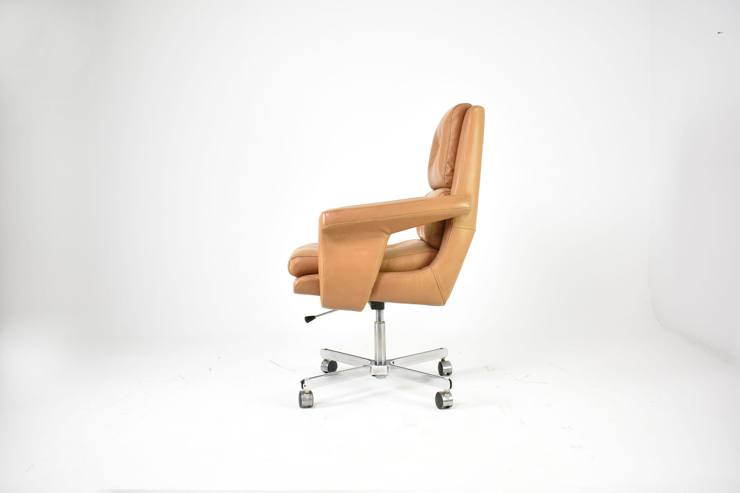 French Leather Executive Chair Attributed to Raphaël Raffel for Apelbaum, 1970s