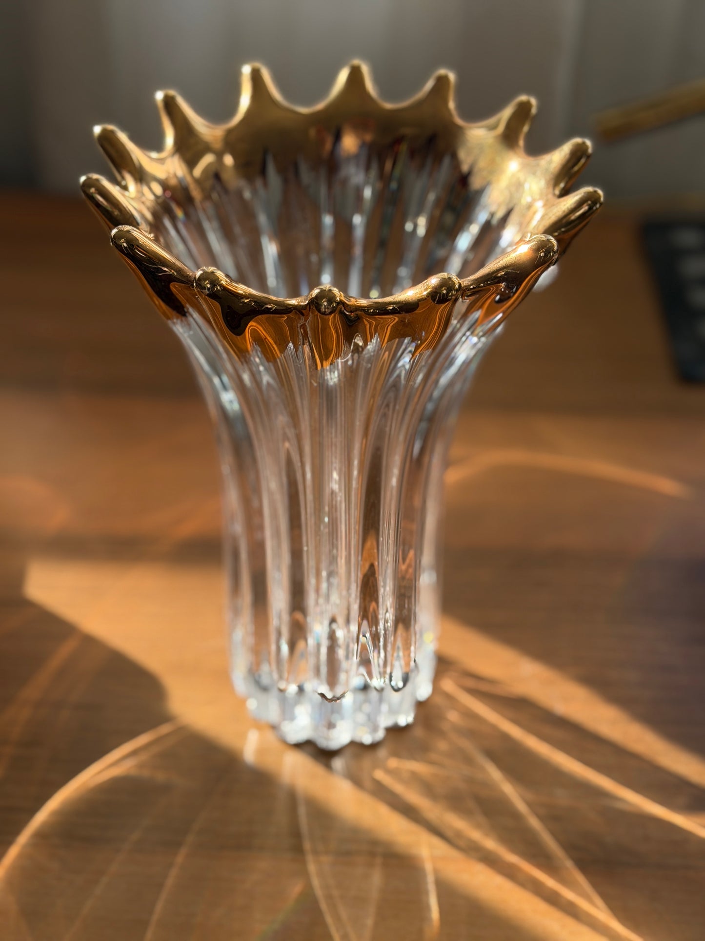 Vase en cristal à bordure couronnée, Europe, années 1960-1970