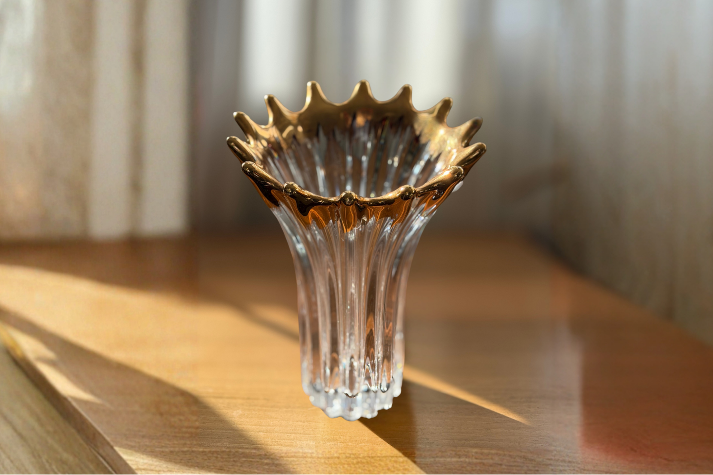 Vase en cristal à bordure couronnée, Europe, années 1960-1970