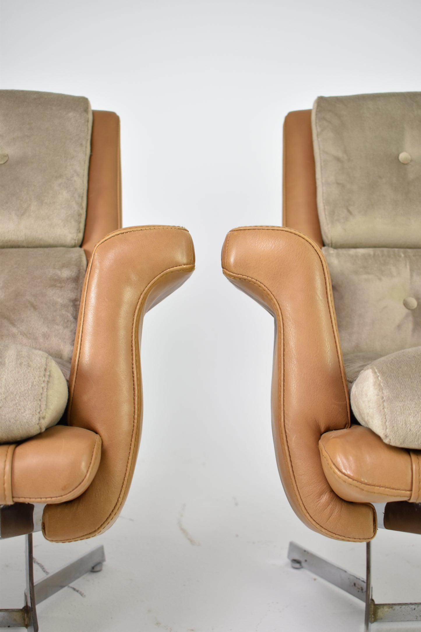 Pair of French Lounge Chairs Attributed to Raphaël Raffel for Apelbaum, 1970s
