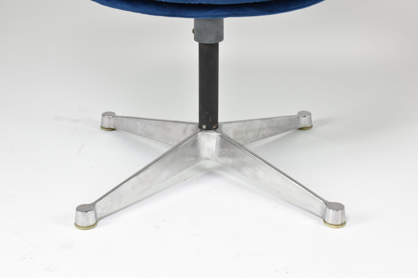 Velvet and Aluminum Armchair By George Nelson, USA, 1964s