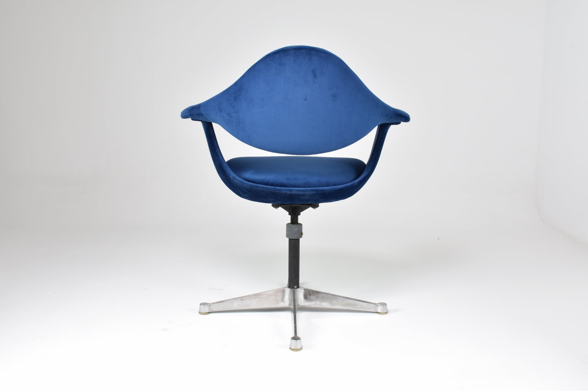 Velvet and Aluminum Armchair By George Nelson, USA, 1964s
