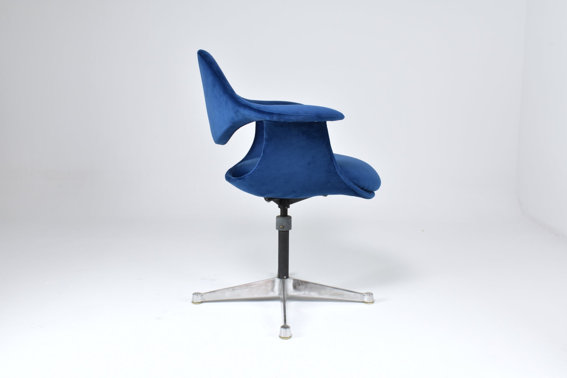 Velvet and Aluminum Armchair By George Nelson, USA, 1964s