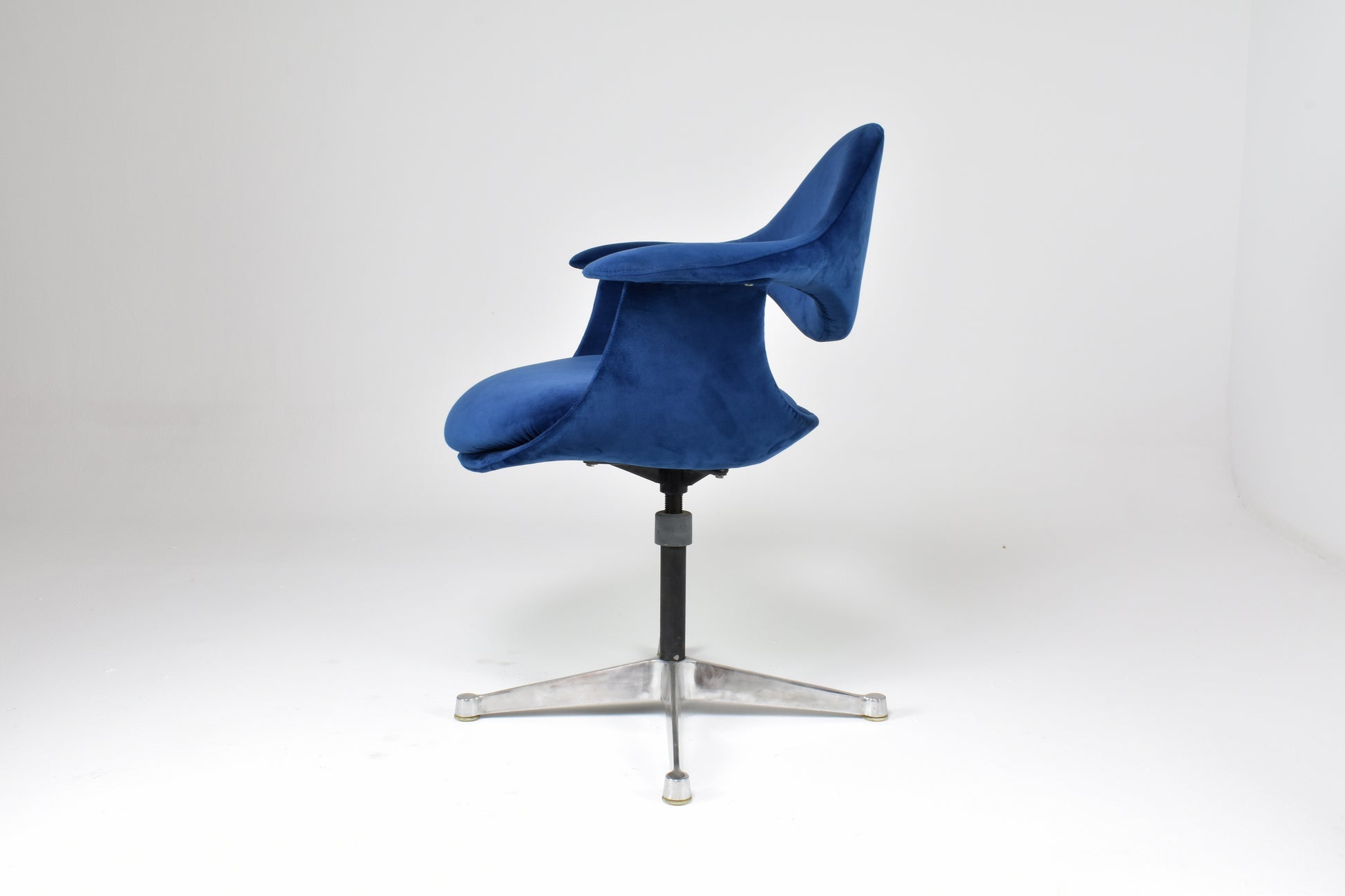 Velvet and Aluminum Armchair By George Nelson, USA, 1964s