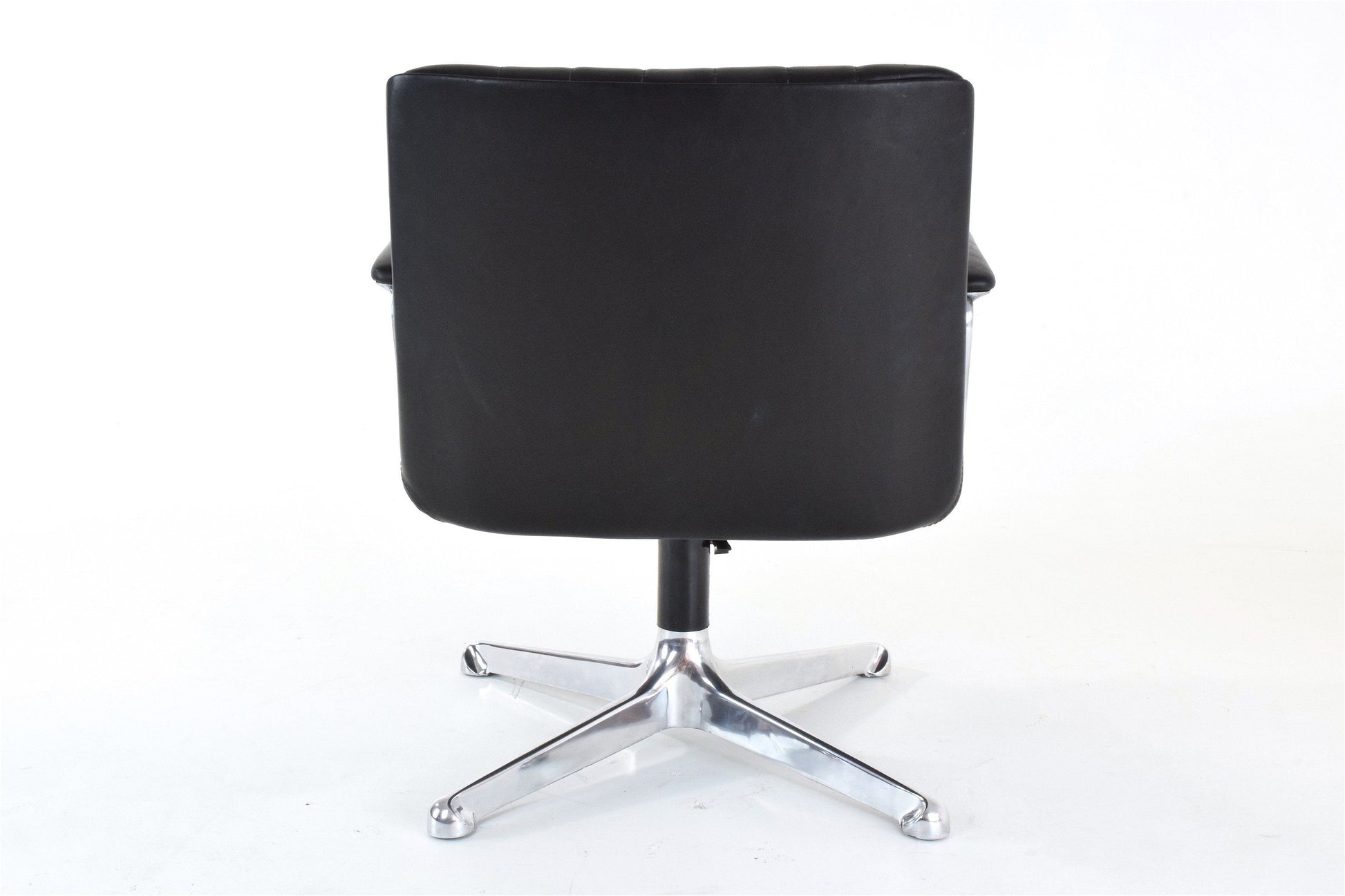 Executive Office Chair by Osvaldo Borsani for Tecno, Italy, 1960's - Spirit Gallery 