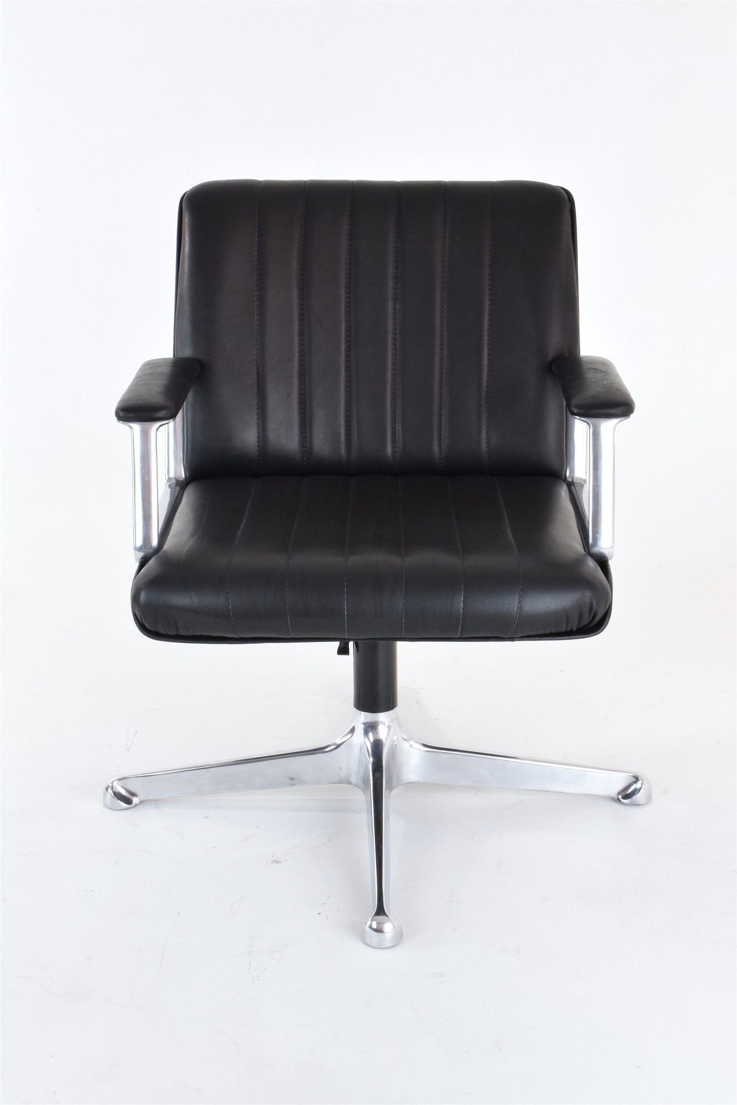 Executive Office Chair by Osvaldo Borsani for Tecno, Italy, 1960's - Spirit Gallery 