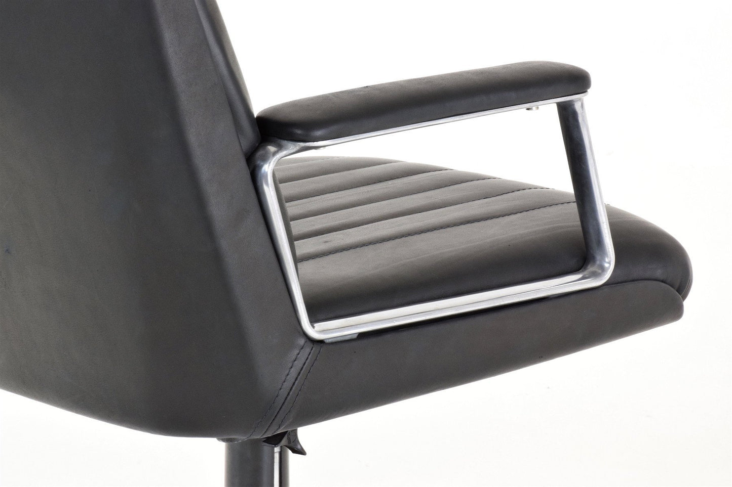 Executive Office Chair by Osvaldo Borsani for Tecno, Italy, 1960's - Spirit Gallery 