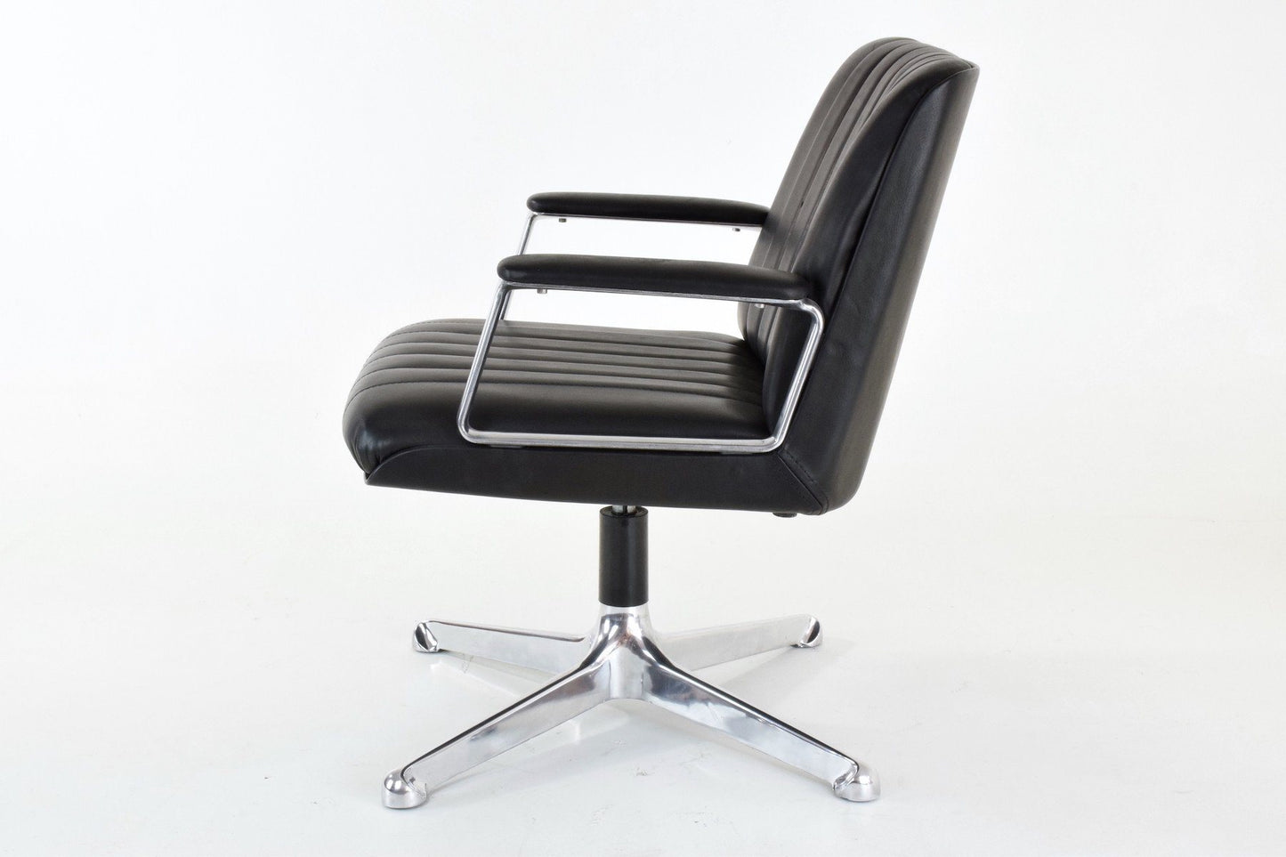 Executive Office Chair by Osvaldo Borsani for Tecno, Italy, 1960's - Spirit Gallery 