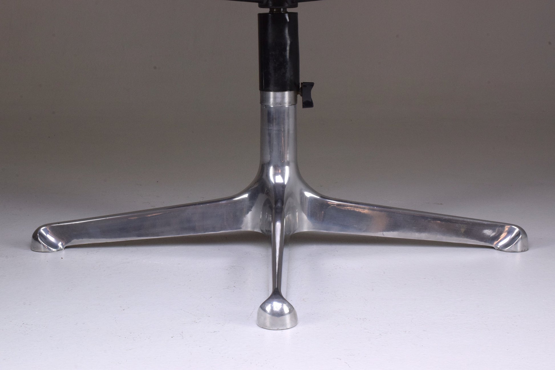 Mid-Century Osvaldo Borsani Office Chair, 1960's - Spirit Gallery 