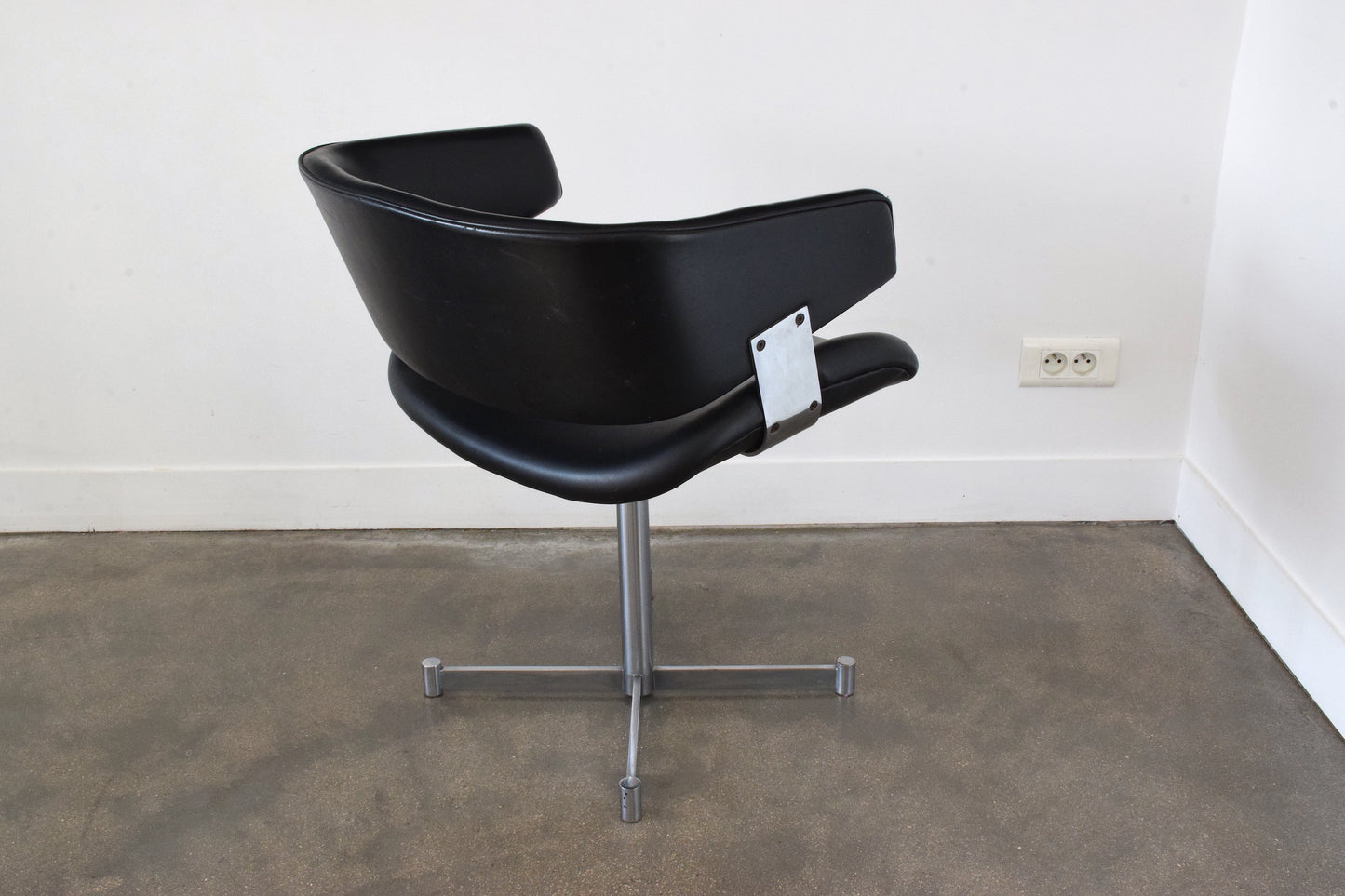 Vintage Scandinavian Office Chair by Artifort - Spirit Gallery 