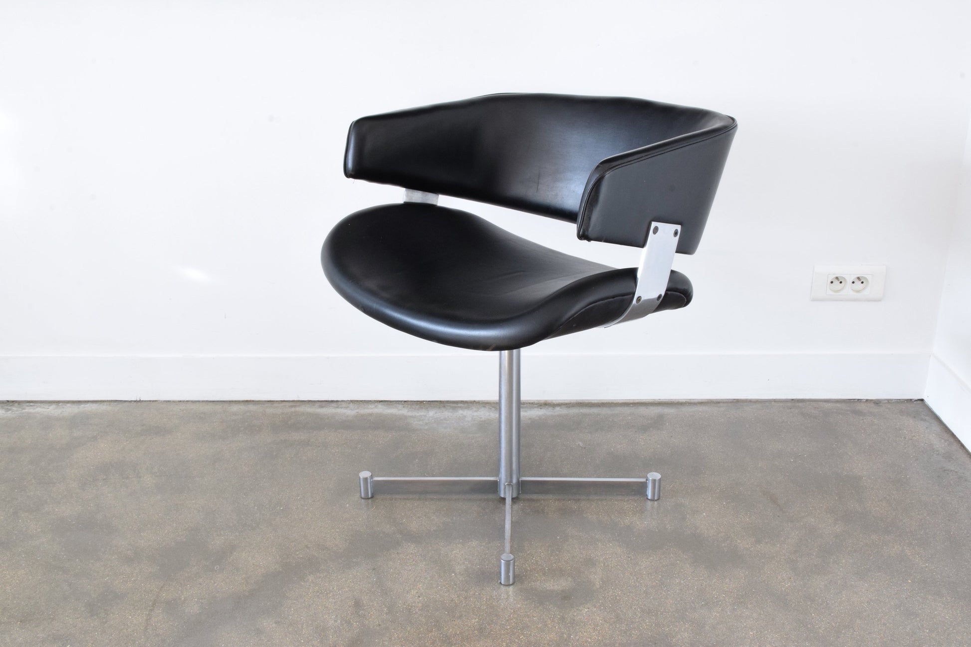 Vintage Scandinavian Office Chair by Artifort - Spirit Gallery 