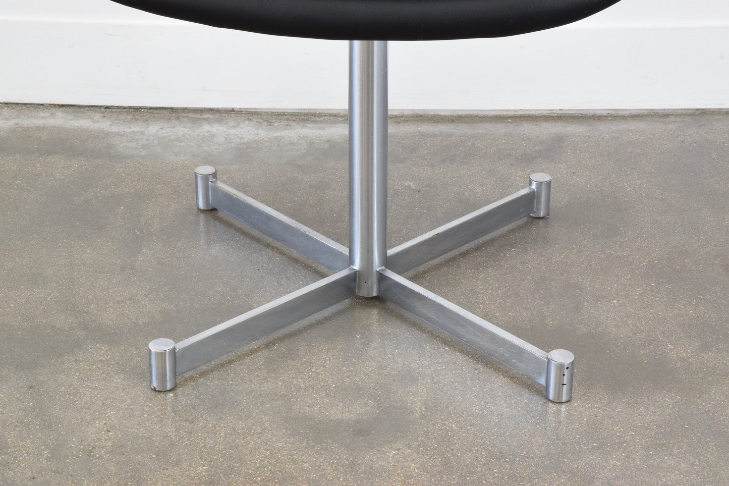 Vintage Scandinavian Office Chair by Artifort - Spirit Gallery 